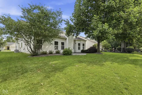 5871 Lost Oaks Carmel IN 46033
