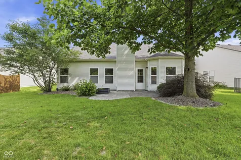 5871 Lost Oaks Carmel IN 46033