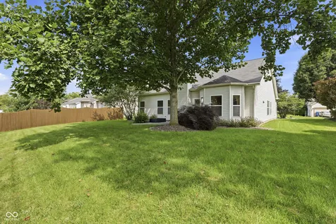 5871 Lost Oaks Carmel IN 46033