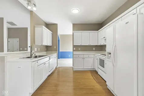 5871 Lost Oaks Carmel IN 46033
