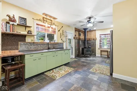 7784 N 275 W Alexandria IN 46001