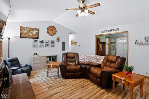 11129 N Shelby 460 W New Palestine IN 46163