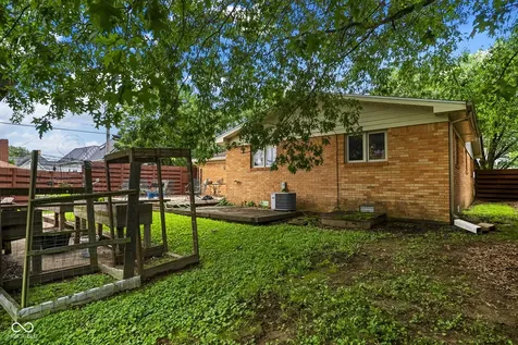 15 W Joseph Street Brazil IN 47834