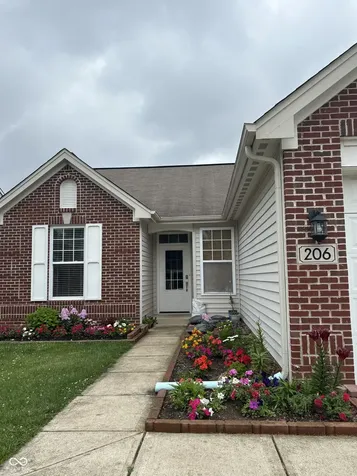 206 Meridian Gardens Lane Indianapolis IN 46217