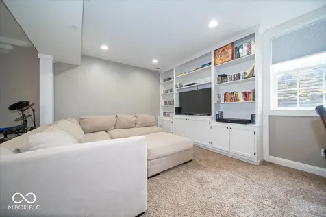 723 Palmer Drive Noblesville IN 46062