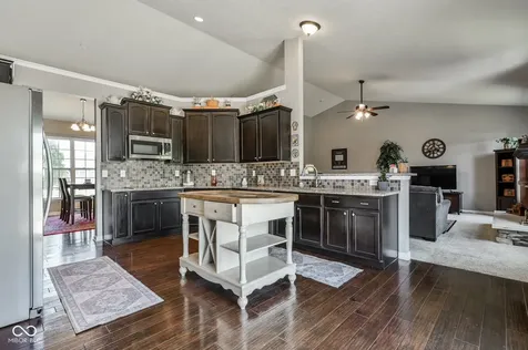 13848 Fieldcrest Drive Mccordsville IN 46055