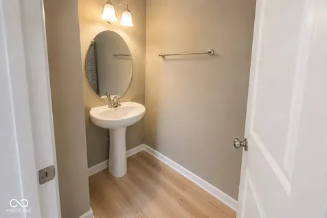6245 Emerald Lake Court Indianapolis IN 46221