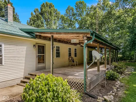 8065 S County Road 175 Road W Commiskey IN 47227