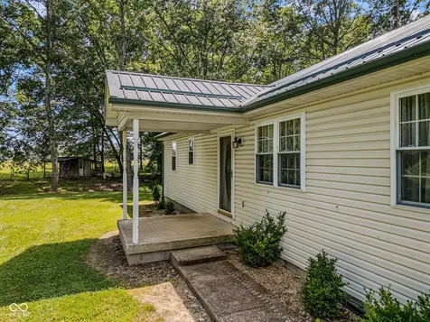 8065 S County Road 175 Road W Commiskey IN 47227