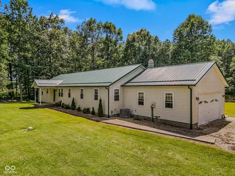 8065 S County Road 175 Road W Commiskey IN 47227