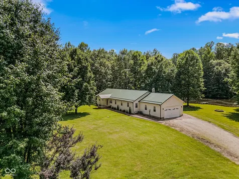 8065 S County Road 175 Road W Commiskey IN 47227