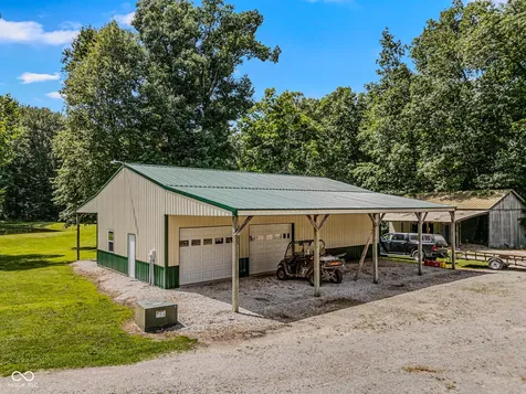 8065 S County Road 175 Road W Commiskey IN 47227