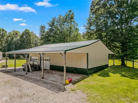 8065 S County Road 175 Road W Commiskey IN 47227