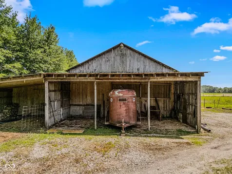 8065 S County Road 175 Road W Commiskey IN 47227