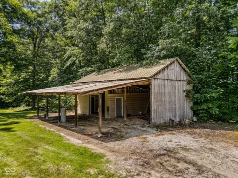 8065 S County Road 175 Road W Commiskey IN 47227