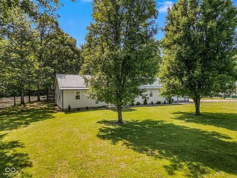 8065 S County Road 175 Road W Commiskey IN 47227