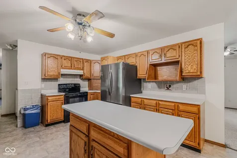8065 S County Road 175 Road W Commiskey IN 47227