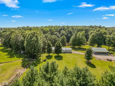 8065 S County Road 175 Road W Commiskey IN 47227