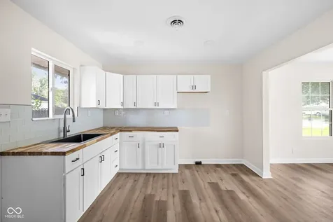 4763 Vernon Avenue Lawrence IN 46226