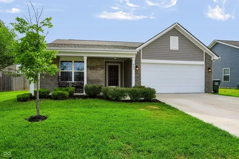 425 Thunderwood Greenfield IN 46140