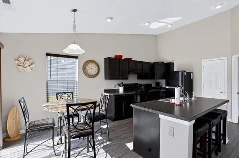 425 Thunderwood Greenfield IN 46140