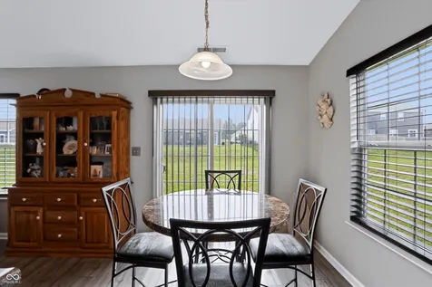 425 Thunderwood Greenfield IN 46140