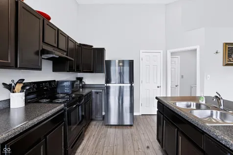 425 Thunderwood Greenfield IN 46140