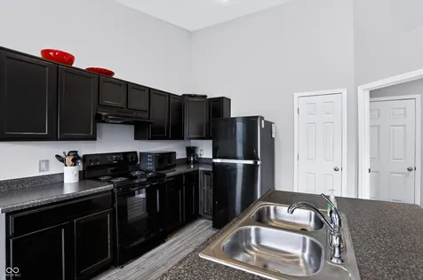 425 Thunderwood Greenfield IN 46140