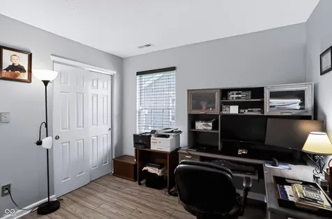 425 Thunderwood Greenfield IN 46140