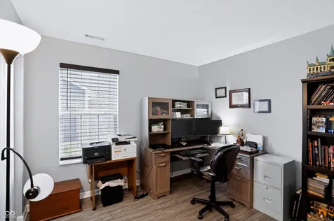 425 Thunderwood Greenfield IN 46140