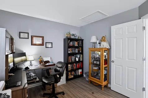 425 Thunderwood Greenfield IN 46140