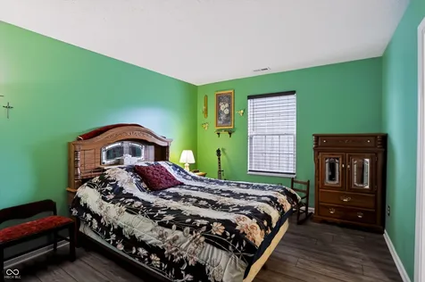 425 Thunderwood Greenfield IN 46140