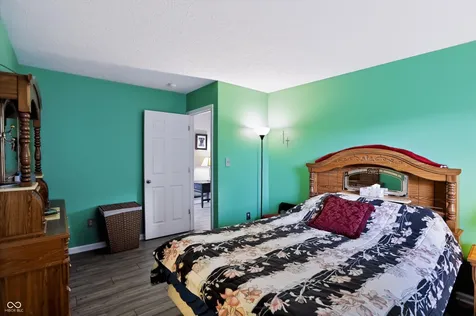 425 Thunderwood Greenfield IN 46140
