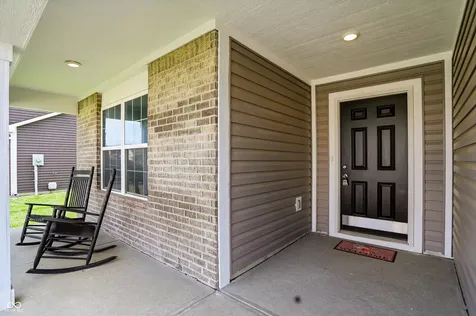 425 Thunderwood Greenfield IN 46140