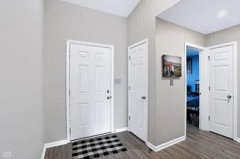 425 Thunderwood Greenfield IN 46140