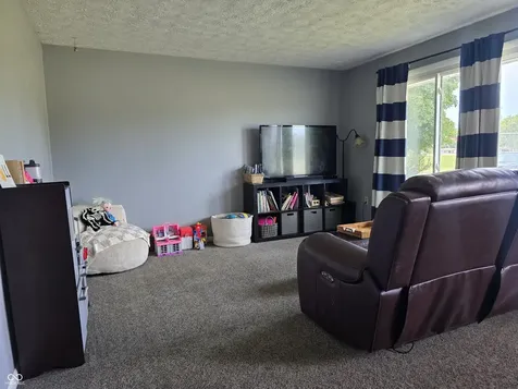 8925 Walnut Street Taylorsville IN 47280
