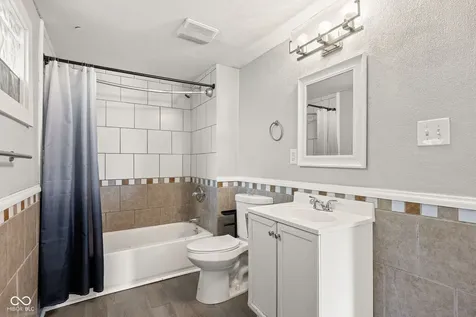 3555-3557 Evergreen Avenue Indianapolis IN 46205