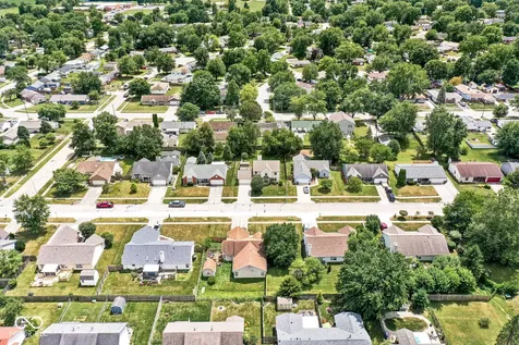 179 Suncrest Drive Greenwood IN 46143