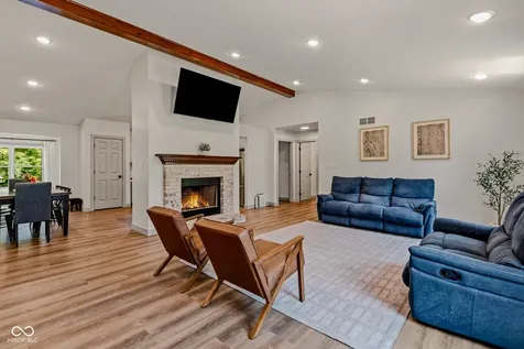 8486 W Georgetown Columbus IN 47201