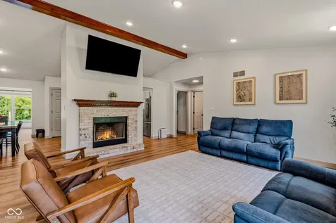 8486 W Georgetown Columbus IN 47201