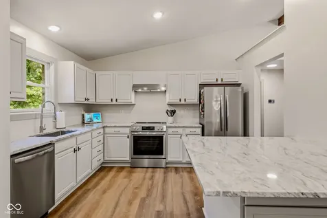 8486 W Georgetown Columbus IN 47201
