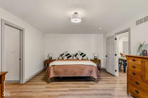 8486 W Georgetown Columbus IN 47201