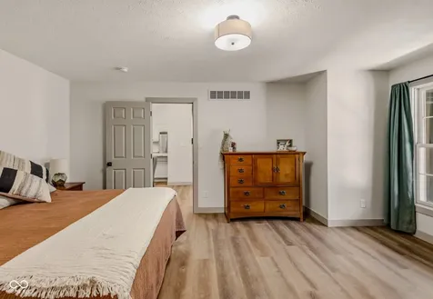 8486 W Georgetown Columbus IN 47201
