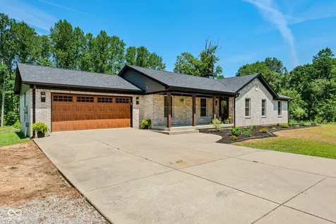 8486 W Georgetown Columbus IN 47201