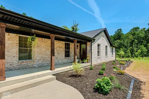 8486 W Georgetown Columbus IN 47201