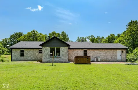 8486 W Georgetown Columbus IN 47201