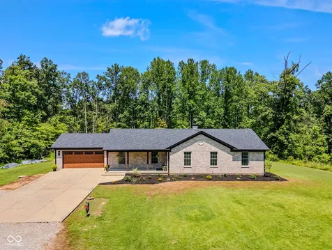 8486 W Georgetown Columbus IN 47201