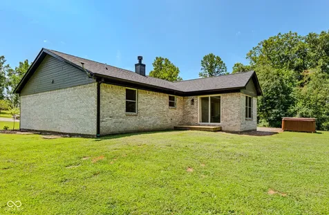8486 W Georgetown Columbus IN 47201