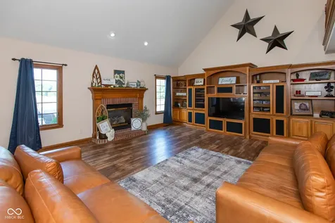 5425 E 700 N Franklin IN 46131