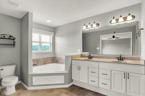 11455 Clay Hill Lane Fishers IN 46037